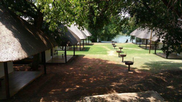 Smilin Thru Resort Parys Eksteriør bilde